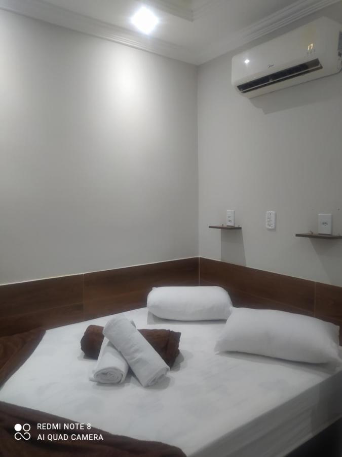 Pousada Quarto Casal Com Ar,Frigobar, Garagem Aparecida  Bagian luar foto